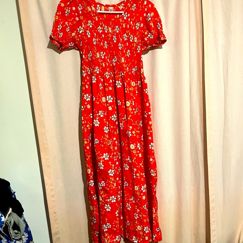 Women’s light beautiful color dress